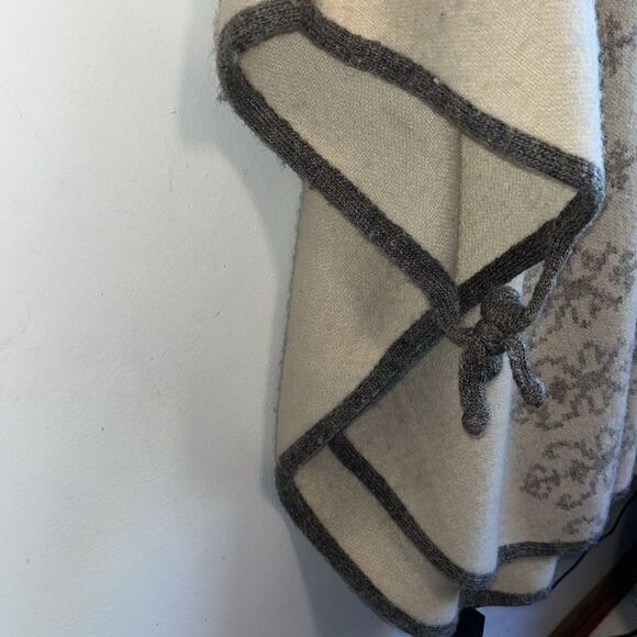 BEAUTIFUL ALAFOSS OF ICELAND ONE SIZE SHEEPWOOL WINTER PONCHO /CAPE COAT - Picture 6 of 11